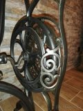 Starozitny stolek - SINGER - Po renovaci. - 5