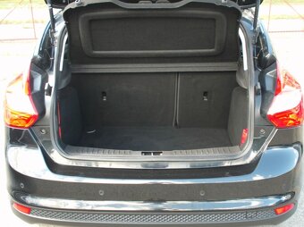 Ford Focus, 1,6 16V hatchback park.senzory,vyhř.sedadla - 5