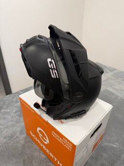 Schuberth E2 matná černa + interkom Schuberth SC2 - 5