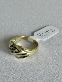 Zlatý prsten 14K, vel. 48, 2,65 g. - 5