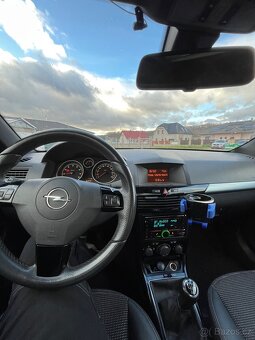 Opel Astra H TwinTop Cabrio - 5