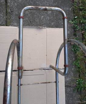 stojan, stolek na květiny z ohýbaných trubek k renovaci - 5