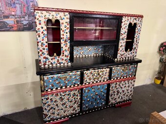 Ručně zdobený mozaikový kredenc – originální designový kus - 5
