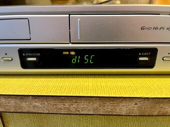 DVD/VHS přehrávač LG - 5