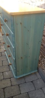 Dřevěná komoda se zásuvkami - 5