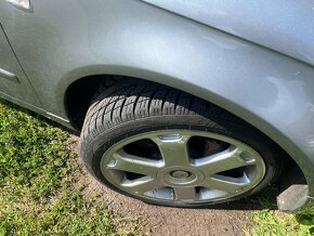 Prodám audi a4 b7 - 5