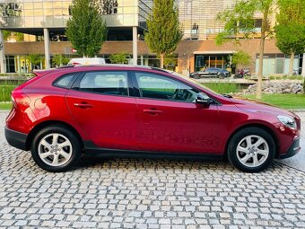 Volvo V40 T4 BENZÍN 132KW MAN KAMERA SERVISKA CROSS COUNTRY - 5