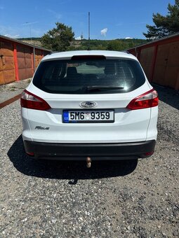 Prodám Ford Focus combi 1.6.92kw Rok výroby 2015 Najeto 14 - 5