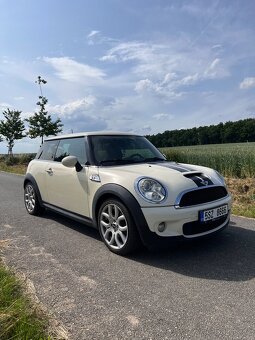 MINI Cooper S R56 – Malý ďábel s velkým srdcem 🏁 - 5