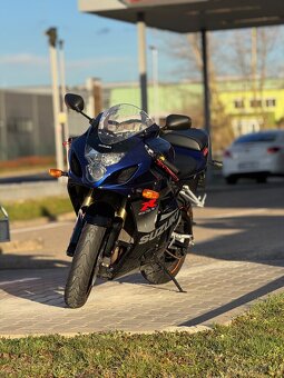 Suzuki GSXR 750 K5 - 5