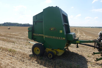 Lis na kulaté balíky John Deer 590 - 5