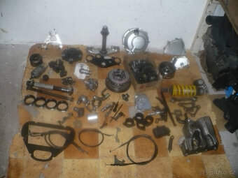 Yamaha YZF 600 R6 r. 99- díly - 5