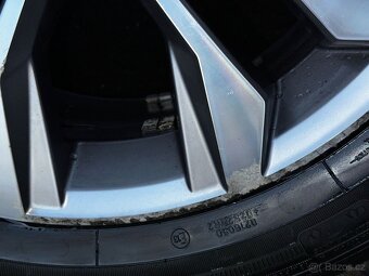 Original ALU kola VW Soho 17" 7J ET40 letní pneu 215/55/R17 - 5