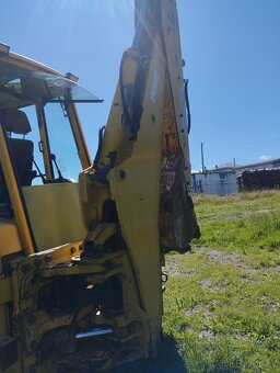 Predám traktorbager Komatsu WB 93R - 5