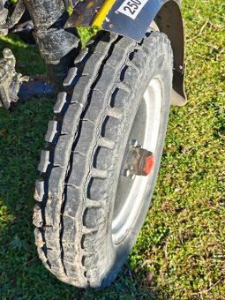 Traktor Ursus 355 - 5