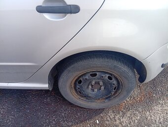 Škoda fabia 1,4 55kw r.v 2000 na ND - 5