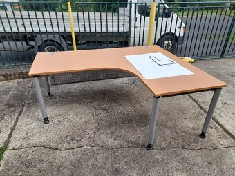 Rohovy psaci kancelarsky stul - 5
