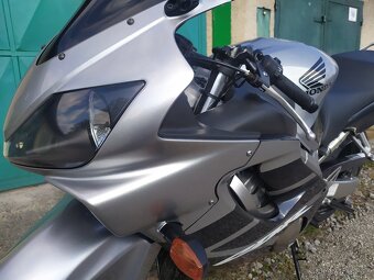 Honda CBR 600F - 5