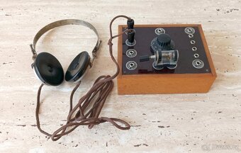 Starožitná krystalka - rádio v dřevené bedničce, 20. léta - 5