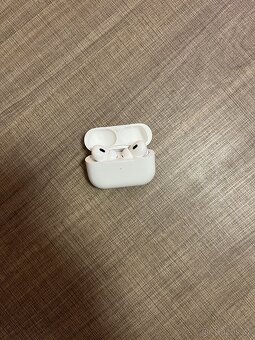 Apple AirPods 2 - 5