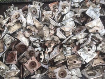 Prodej spínacích tyčí a matek k bednění - 5