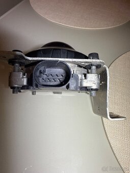 Radar 8w0907541C - 5