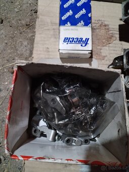 Hlava válců  komplet + kryt ventilů bmw e46 320d 110kw - 5