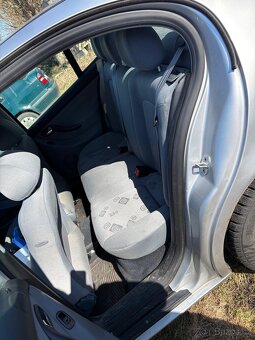 Seat Leon 1.6. 75kW - 5