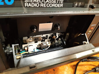 Radiomagnetofon RFT SKR720 z roku 1988 - 5