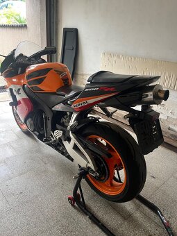HONDA CBR 600rr REPSOL - 5