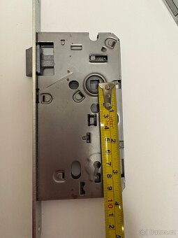 Zadlabávací zámek - 5