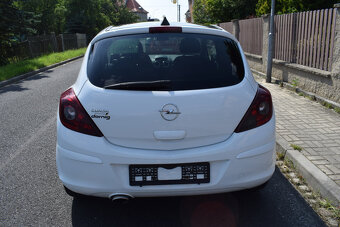 Opel Corsa D 1.4 16V 74kW, Color Edition, KLIMA, rok 2010 - 5