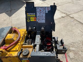 Ježkový válec Bomag BMP 851 včetně ovladače - 5