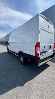 Půjčte si prostornou dodávku Peugeot Boxer L4H3 Maxi - 5