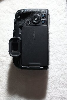 Canon RP + Příslušenství + 7 baterií - 5