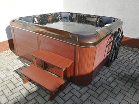 Schůdky k vířivce - 5