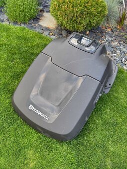 Domeček - stříška k robotické sekačce Husqvarna Automower - 5