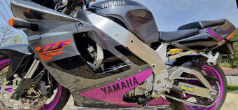 YAMAHA YZF 750r - 5