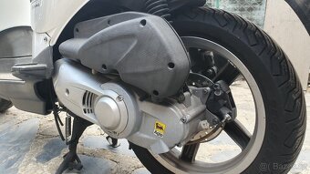 Aprilia Scarabeo 125ie, r.v.2011 - 5