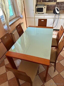 Stůl a šest židlí - 5