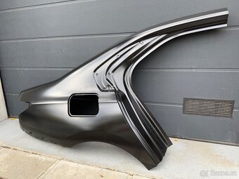 BMW G70 blatník zadní NOVÝ Originál - 5