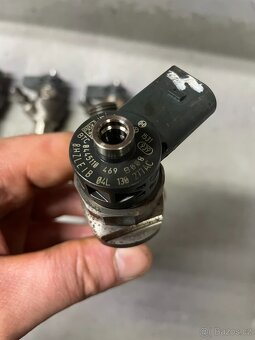 Prodám 4x vstřikovací jednotku 04L130277AC 2.0 TDI CR 110KW - 5