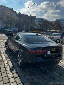 Jaguar XE 2.0 AWD - 5