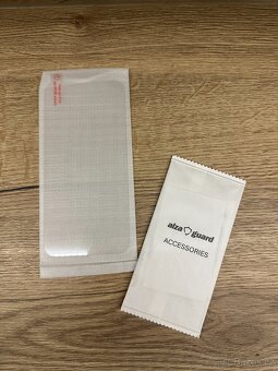 iPhone 14 128 GB Hvězdně bílá - 5