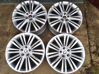 Prodám originální sadu disků Škoda Superb III 19" - 5