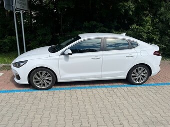 i30 fastback, STYLE + NAV, servisní knížka, 1. majitel - 5