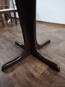 Rozkládací kulatý stůl se židlemi - 5