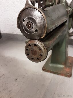 Masivní historický obuvnický stroj - 5