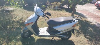 Honda lead 100 CC - 5