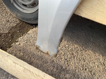 Pravý přední blatník Fabia 2 - 5